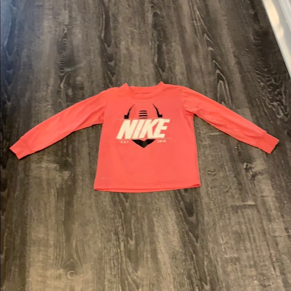 Boys Nike Dri-fit long sleeve shirt